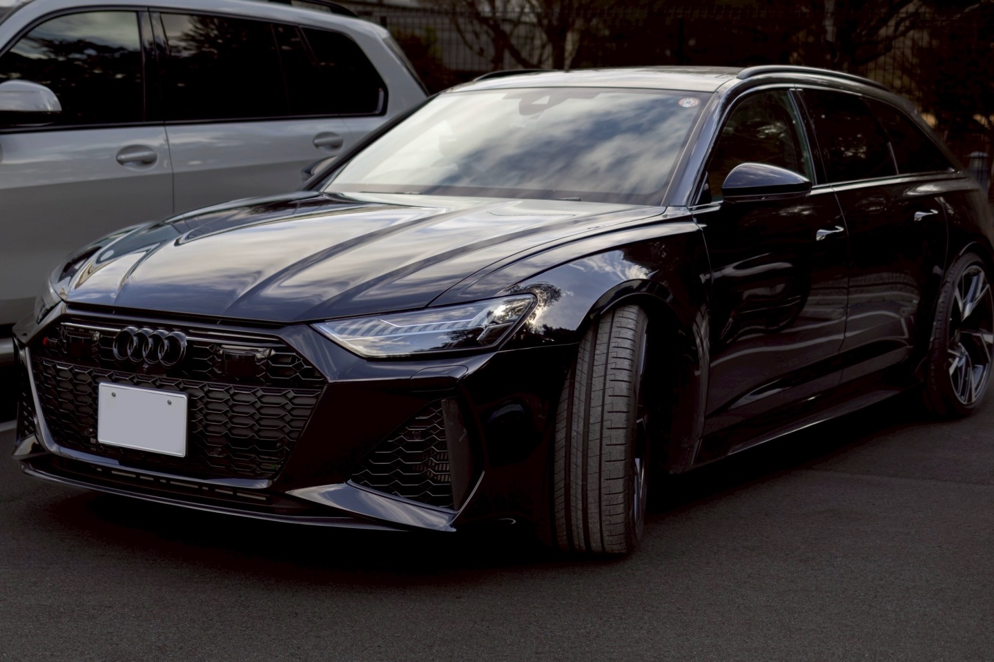 『Audi RS6 Avant』 日常的な使い勝手を備えながらも 精悍に引き締まったアスリートを思わせるスタイル🏎️ 購入についてのお問い合わせはHP メール